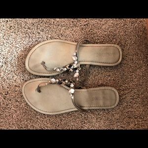 LANE BRYANT FLIP SANDALS